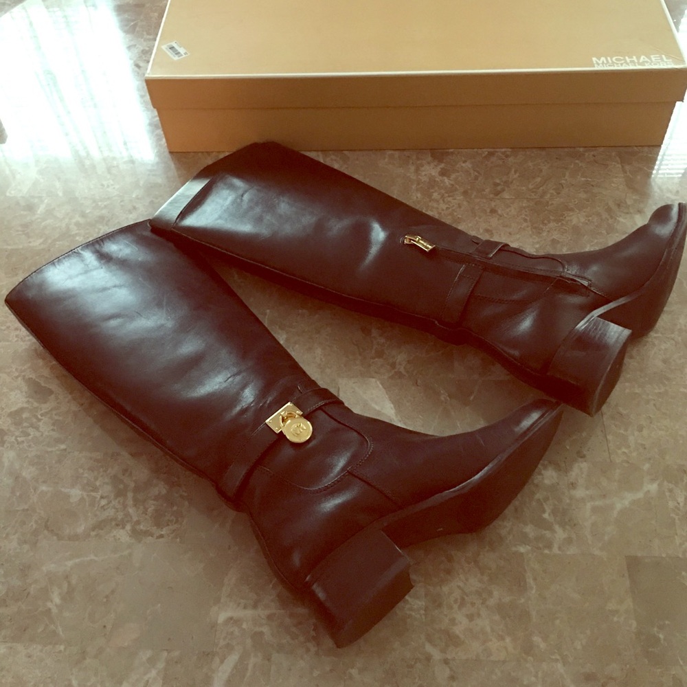 MICHAEL KORS KNEE HIGH FLAT BLACK BOOTS SIZE 7.5